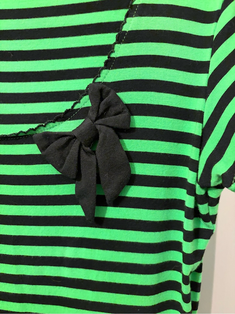 Sourpuss- size XXL- well loved slime green/black striped top w/bow. GUC - Picture 2 of 5